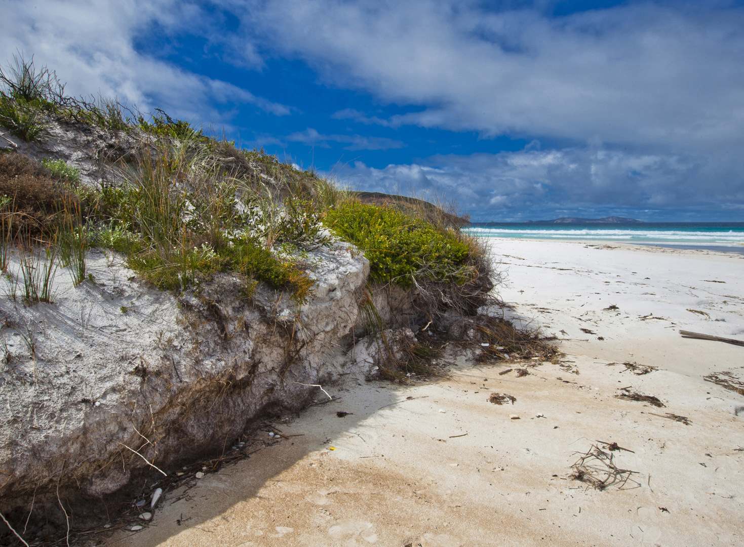 L 12399 Esperance Hellfire Bay