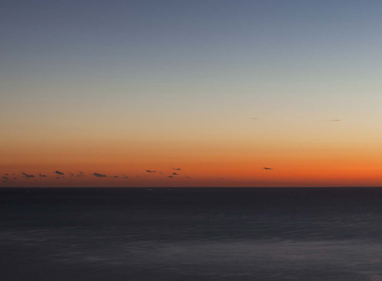 L 20165 Surfers Paradise Beach