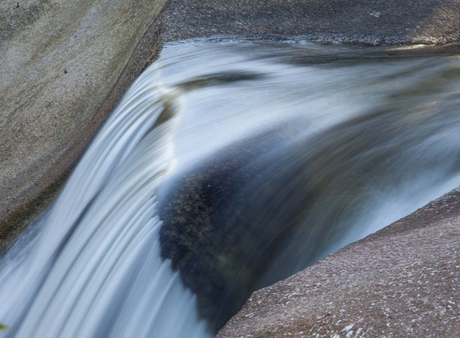 L 28087 The Boulders Cairns